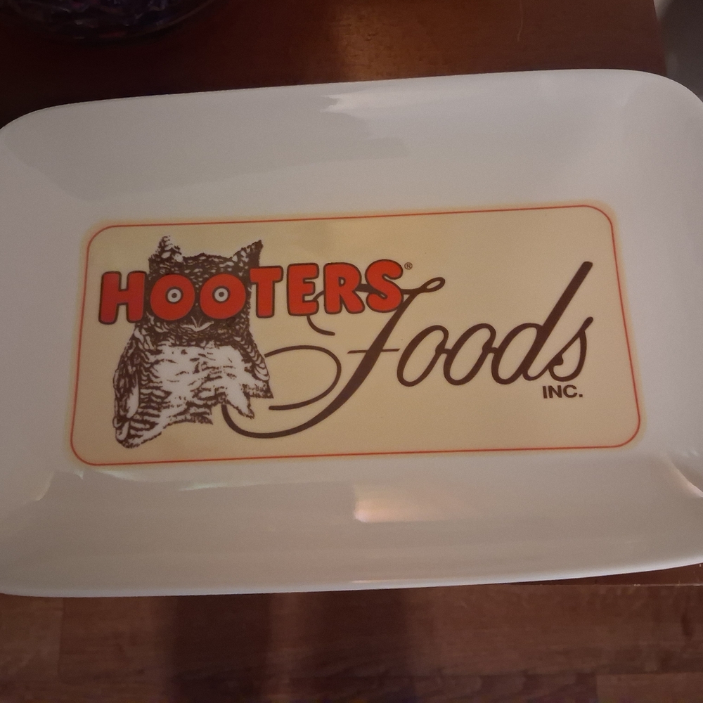 Hooters Foods Inc. Serving Tray